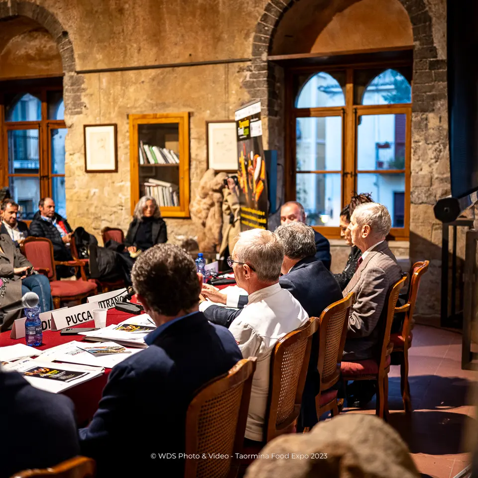 Taormina food expo 2023 - Convegno - Le professioni dell'Accoglienza turistica e la valorizzazione del territorio